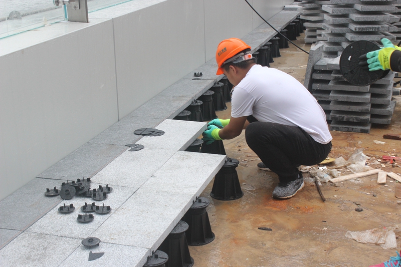 taurus 160-210mm Porcelain Paving Pedestals cases