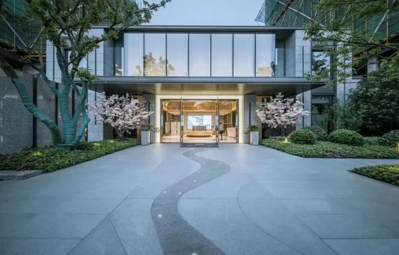 taurus 52-75mm Self Levelling Pedestals cases