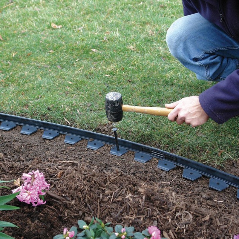 Taurus thumb Flexible Plastic Lawn Edging