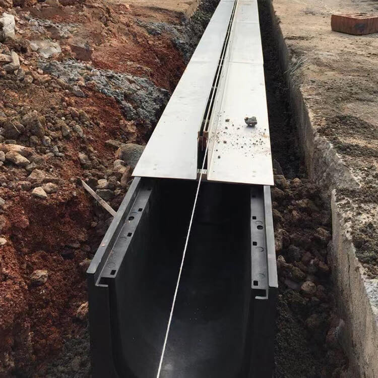 Taurus thumb Paver Slot Drain