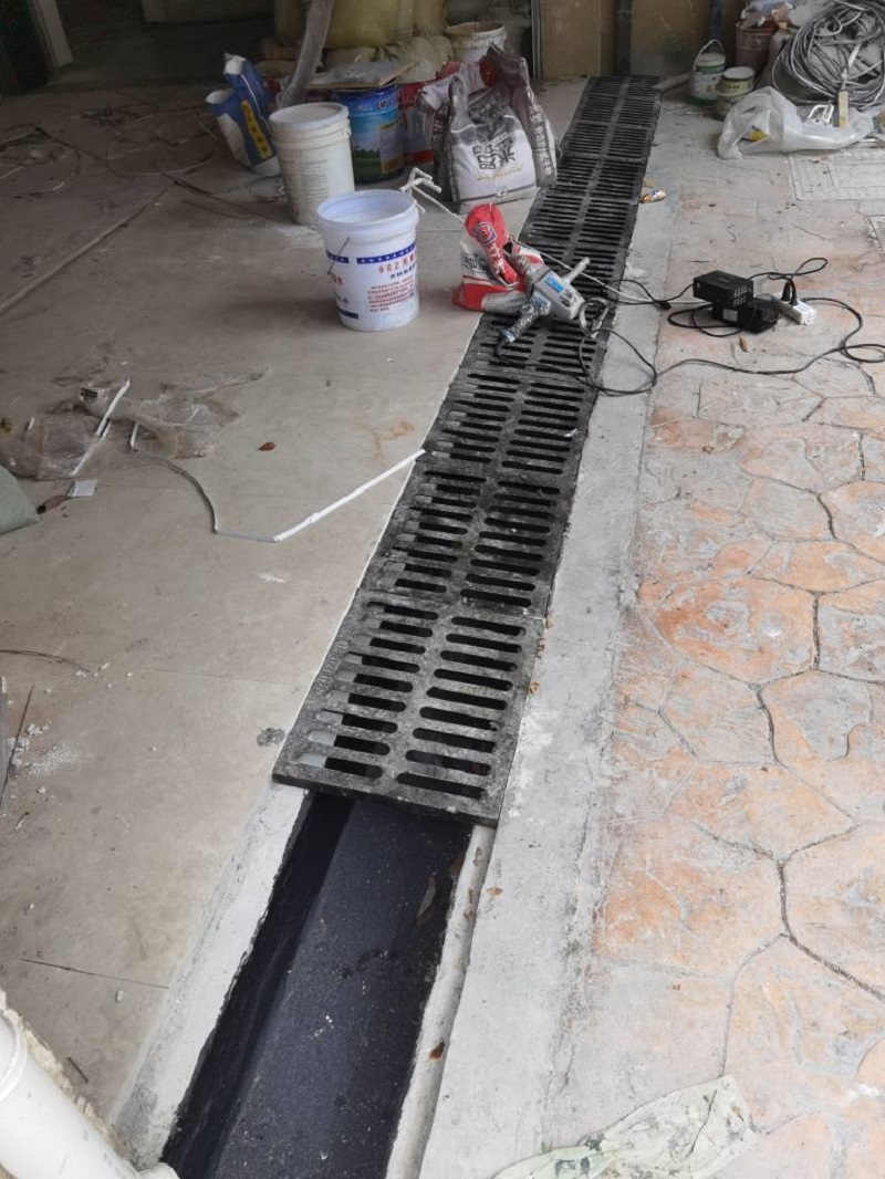Taurus thumb Cast Iron Trench Drain Grates