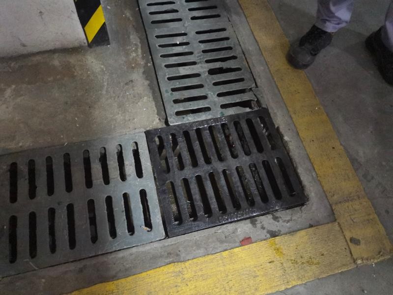 Taurus thumb Cast Iron Trench Grates