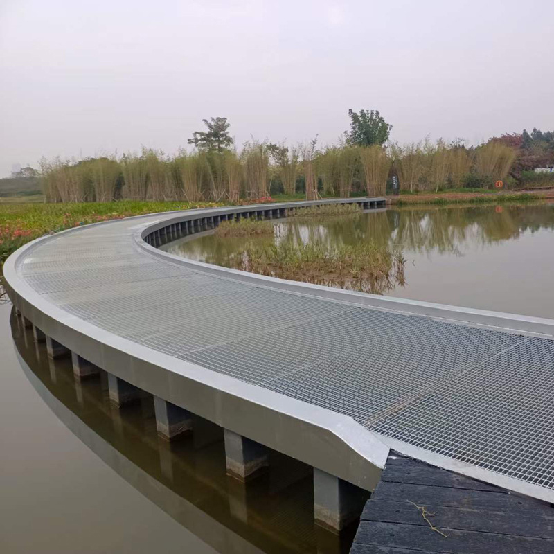 Taurus thumb Steel Trench Grate