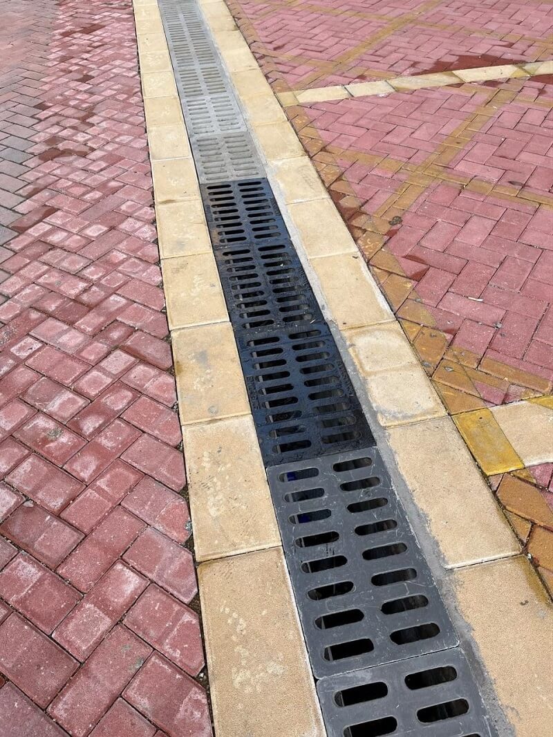 Taurus thumb Cast Iron Channel Grate