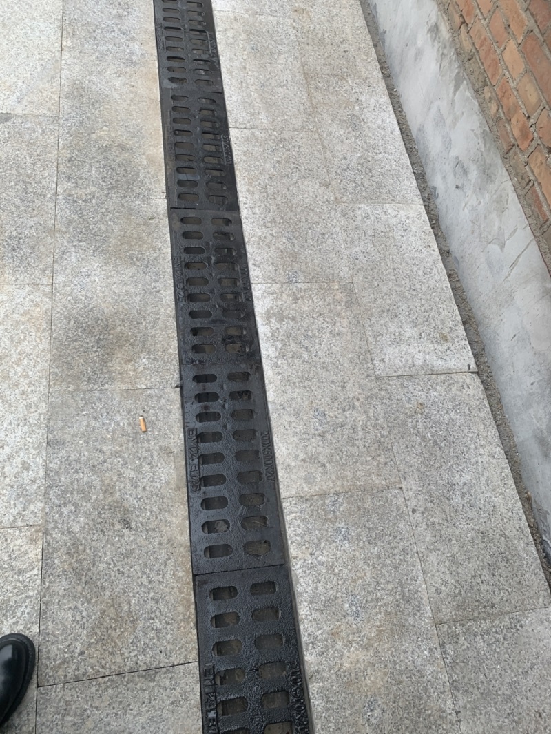 Taurus thumb Cast Iron Channel Grate