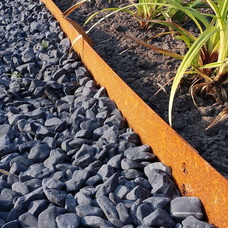 Taurus thumb corten steel edging
