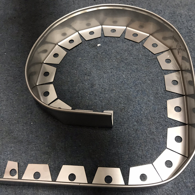 Taurus thumb Steel Border Edging