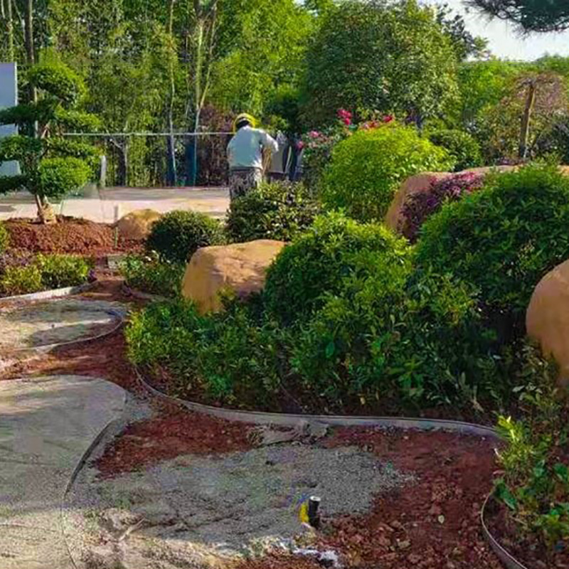 Taurus thumb Steel Landscape Border