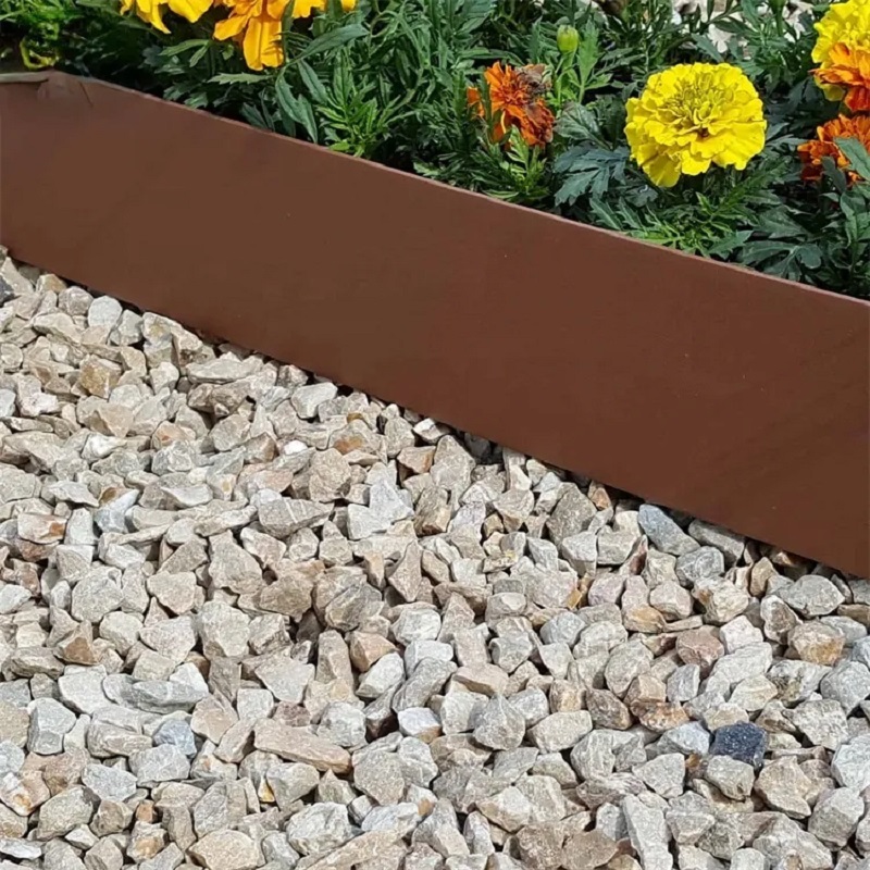 Taurus thumb Corten Metal Edging