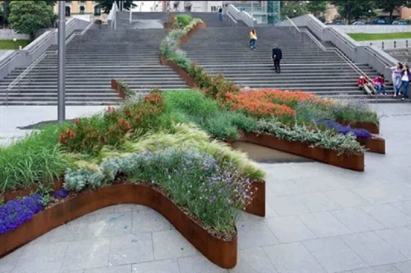 Taurus thumb Rustic Metal Garden Edging