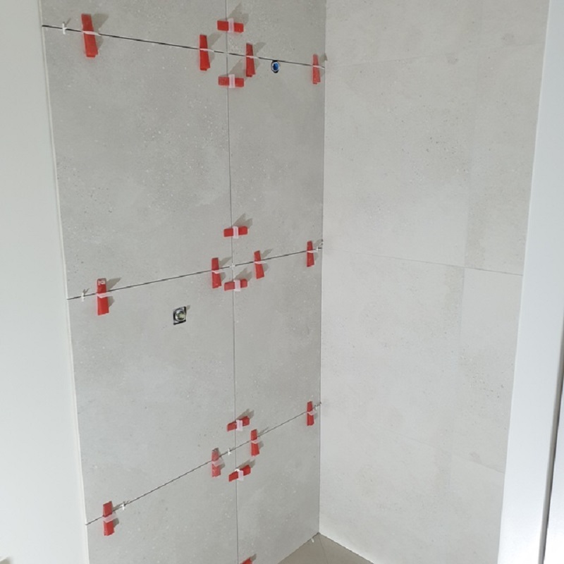 Taurus thumb tile leveling spacer clips