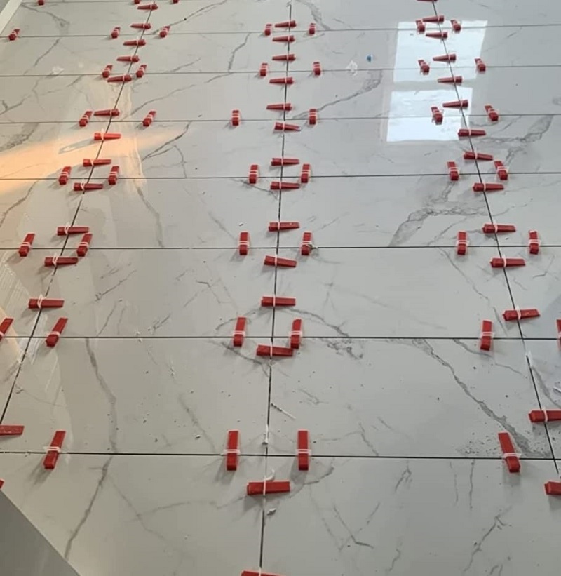 Taurus thumb tile leveling spacer clips